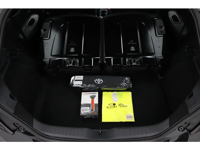 Toyota Aygo X Hybrid 115 play 2026 Hybride Benzine 32