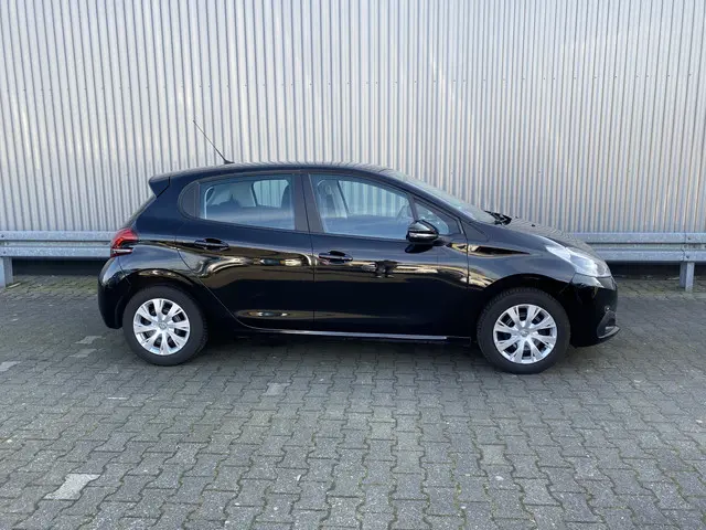 Peugeot 208 1.2 PureTech Blue Lease 2016 Benzine 10