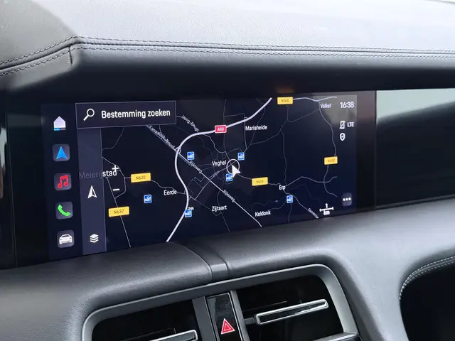 Porsche Taycan Performance 84 kWh 2024 Elektrisch 37