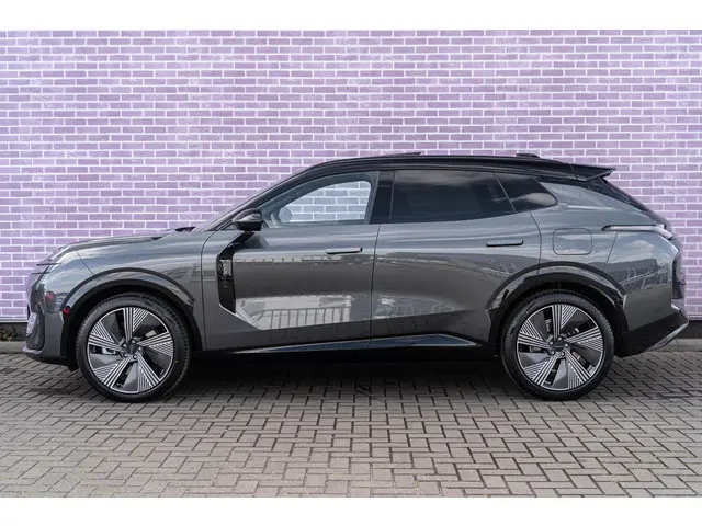 Lynk & Co 08 1.5 More 2025 Hybride Benzine 8