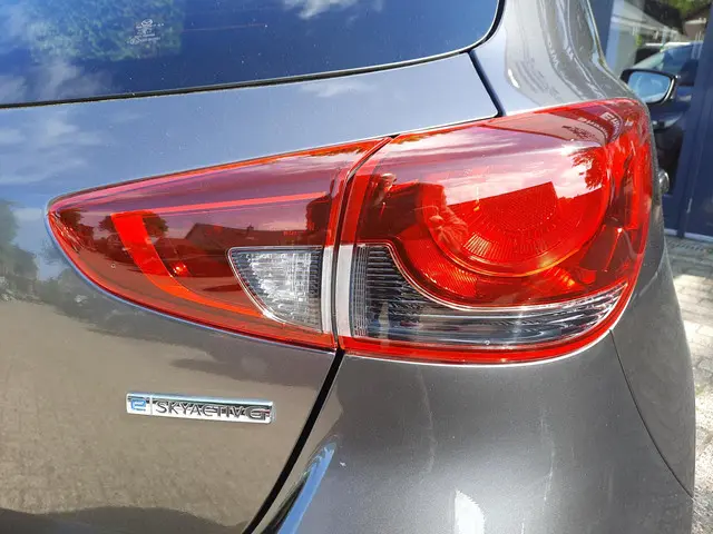 Mazda 2 1.5 e-SkyActiv-G 90 Exclusive-Line 2023 Benzine 21