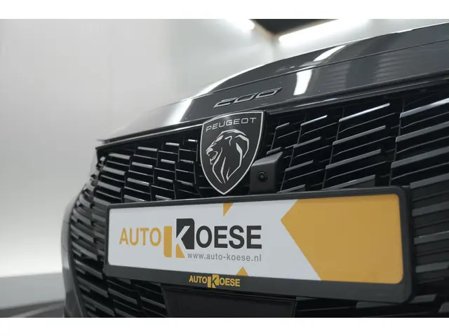 Peugeot 208 PureTech 100 Allure 2024 Benzine 17