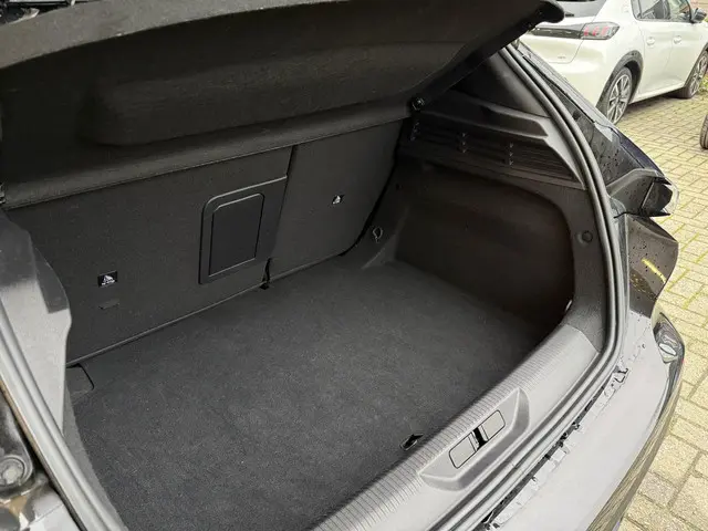 Peugeot 308 1.2T 130pk Allure 2023 Benzine 10