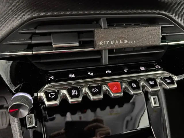 Peugeot 208 1.2 PureTech Allure 2020 Benzine 12