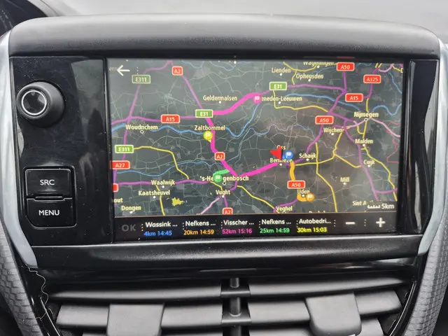 Peugeot 2008 1.2 PureTech Blue Lion 2018 Benzine 21