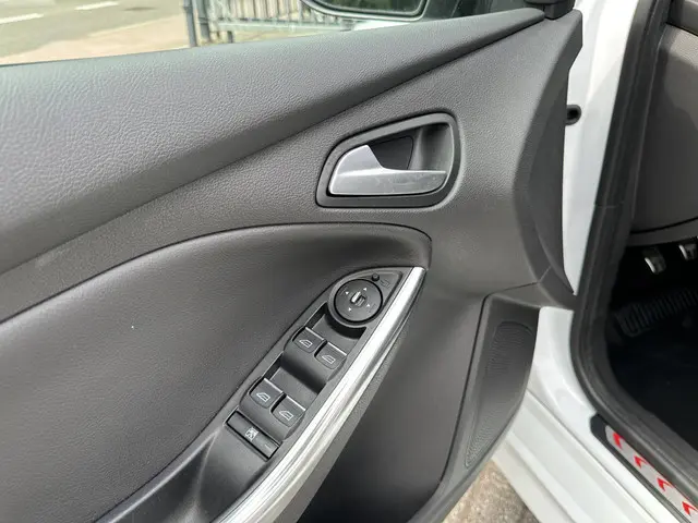 Ford Focus 2.0 EcoBoost 250PK ST-3 2014 Benzine 21