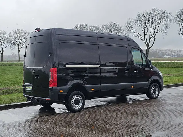 Mercedes-Benz Sprinter 3