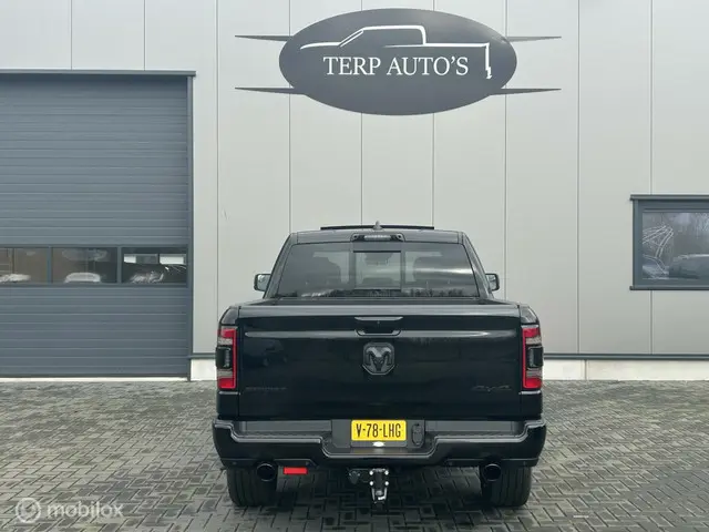 Dodge Ram 1500 4X4 5.7 V8 4x4 Crew Cab Sport 2024 LPG/Gas 5