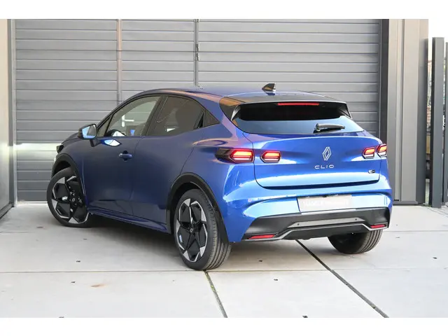 Renault Clio esprit Alpine 2026 Hybride Benzine 2