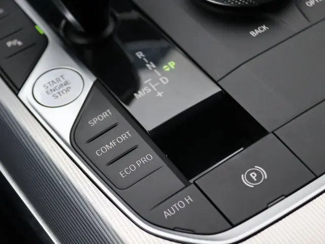 BMW 3 Serie Sedan 320d xDrive 2021 Diesel 24