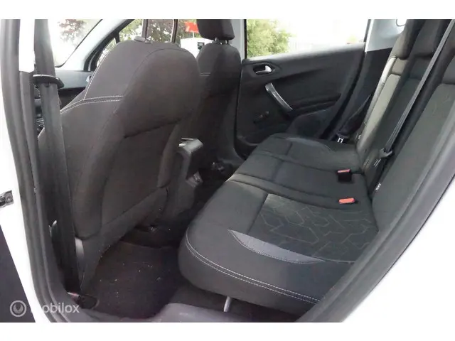Peugeot 2008 1.2 PureTech Blue Lion 2018 Benzine 12