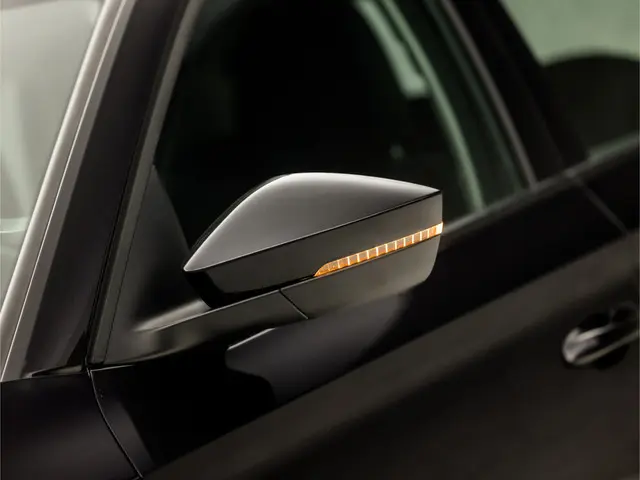 Škoda Kamiq 1.0 TSI Sport 2020 Benzine 27