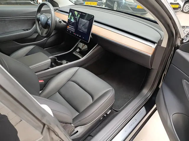 Tesla Model 3 Performance AWD 75 kWh 2020 Elektrisch 14