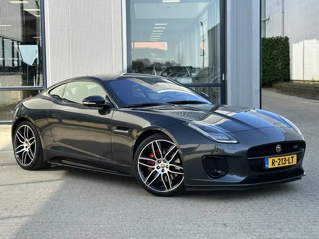 Jaguar F-Type P300 RWD R-Dynamic 2020 Benzine 42