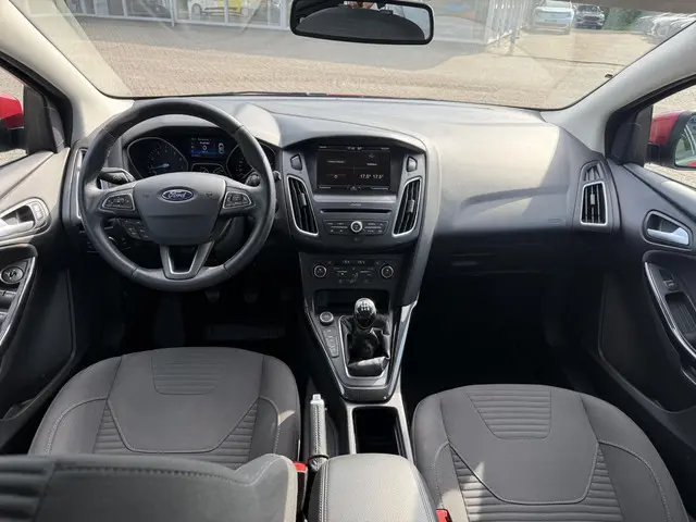 Ford Focus Wagon 1.0 Ecoboost Titanium 2016 Benzine 9