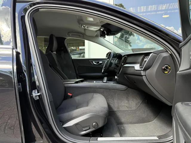 Volvo V60 2.0 B4 Business Pro 2021 Benzine 34