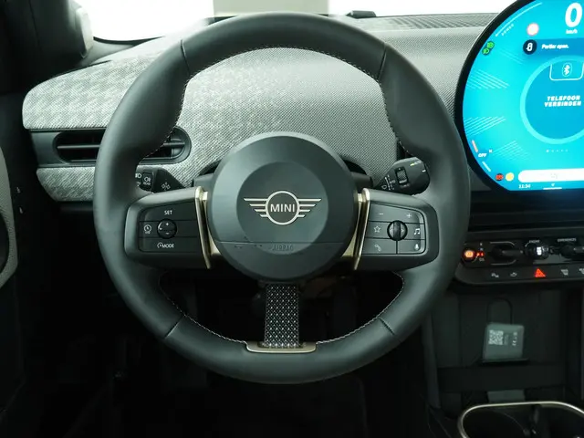 MINI 5-Deurs Cooper C Favoured L 2025 Benzine 2