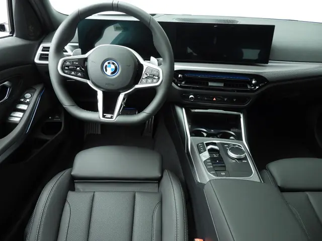 BMW 3 Serie Touring 330e 2026 Hybride Benzine 10