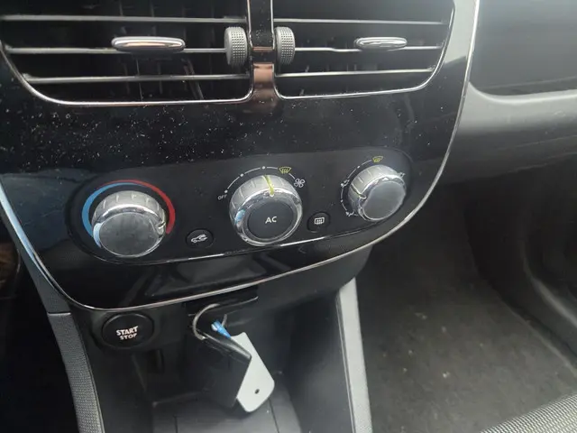 Renault Clio 1.5 dCi Expression 2014 Diesel 10