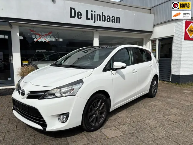 Toyota Verso 1.8 VVT-i Dynamic Business 2015 Benzine