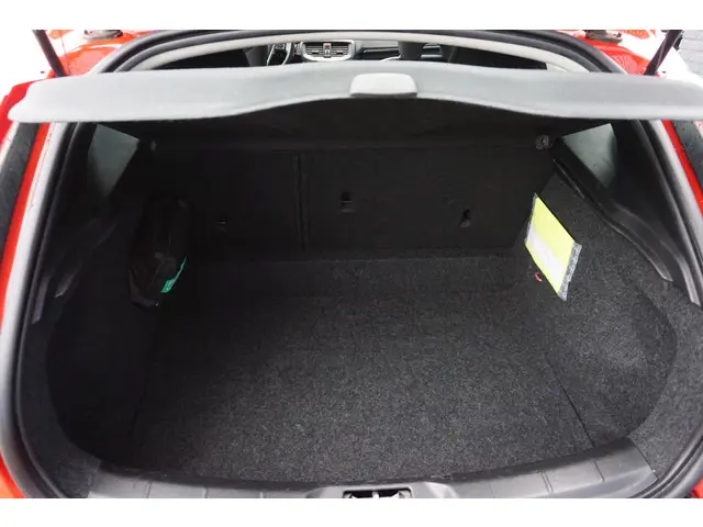 Volvo V40 T2 Nordic+ 2016 Benzine 7