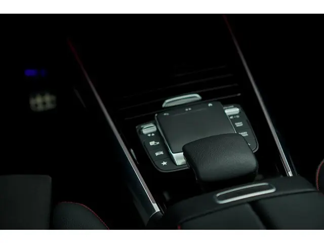 Mercedes-Benz EQA 250+ AMG Line 71 kWh 2024 Elektrisch 23