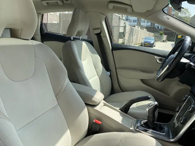 Volvo V40 1.6 T3 Momentum 2012 Benzine 8
