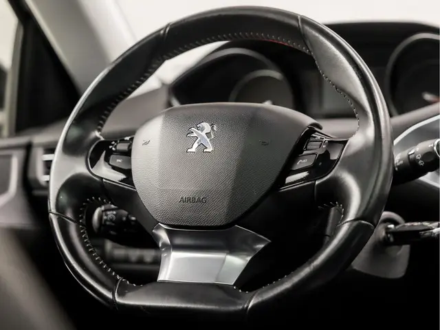 Peugeot 308 SW 1.2 PureTech Sport 2019 Benzine 18