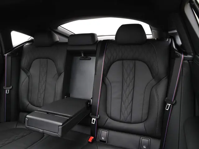 BMW X6 M60i xDrive 2025 Benzine 16