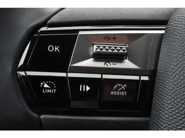 DS DS 4 PureTech 130 EAT8 Bastille 2024 Benzine 18