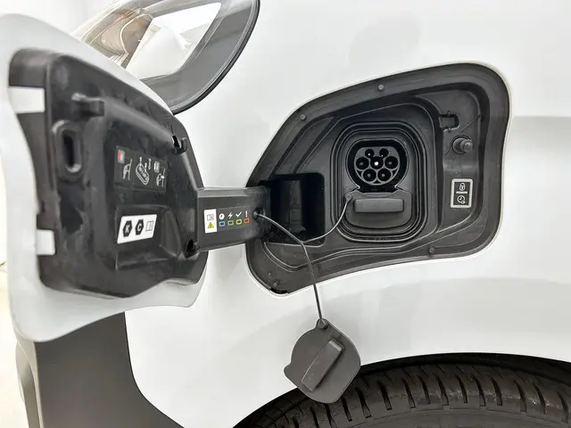 Opel Vivaro-e Combi L3H1 75 kWh 2022 Elektrisch 11