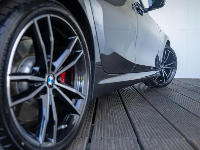 BMW 3 Serie Touring 330e 2021 Hybride Benzine 24