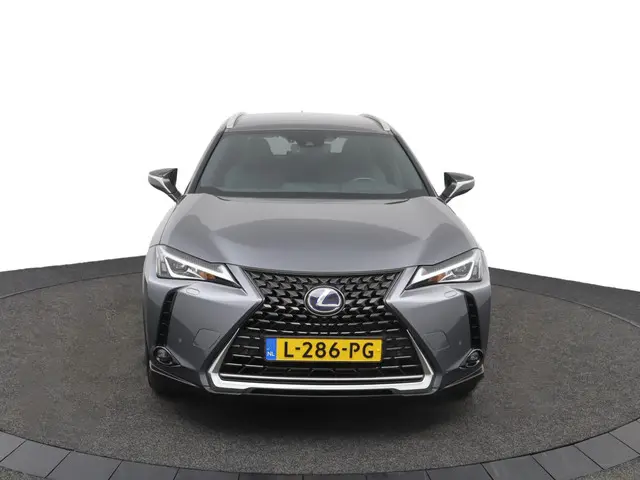 Lexus UX 250h Preference Line 2021 Hybride Benzine 16