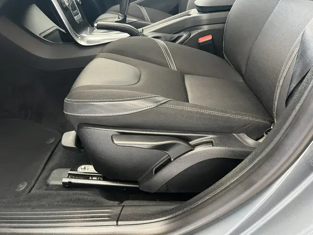 Volvo V40 2.0 T3 Nordic+ 2016 Benzine 16