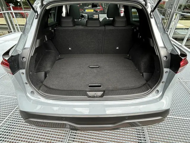 Nissan QASHQAI 1.3 MHEV N-Connecta 2023 Benzine 10