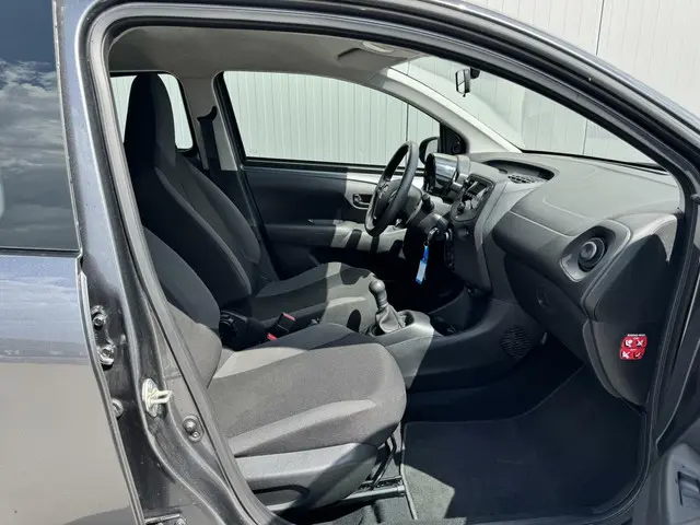 Toyota Aygo 1.0 VVT-i x-fun|Airco|NL-Auto 2022 Benzine 32