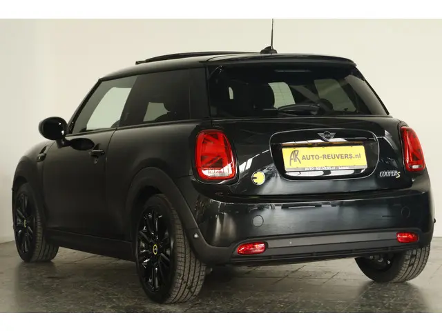 MINI Electric Cooper MINI Yours 33 kWh 2024 Elektrisch 6