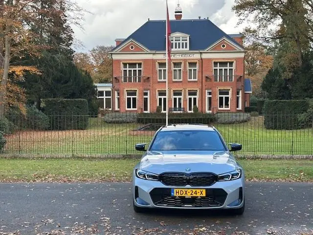 BMW 3 Serie Touring 330e xDrive 2023 Hybride Benzine 2