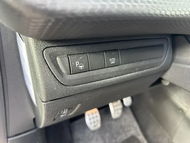 Peugeot 208 1.2 Turbo 110PK GT-line 2018 Benzine 28