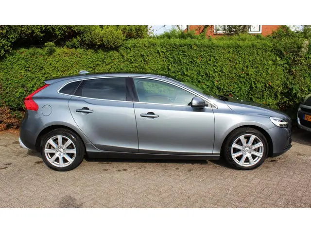 Volvo V40 2.0 T2 Nordic 220PK 2016 Benzine 17