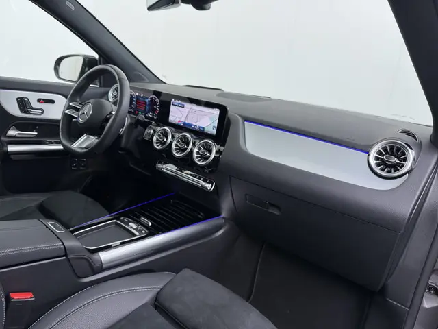 Mercedes-Benz GLA 250 e AMG line 2025 Hybride Benzine 43