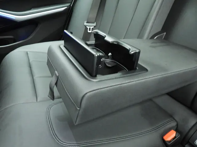 BMW 3 Serie Sedan 320i 2019 Benzine 27