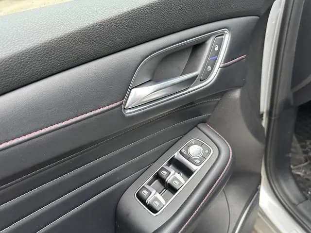 MG EHS 1.5 TGDI Luxury 2023 Hybride Benzine 16