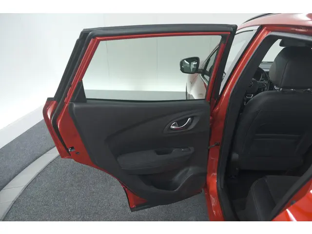 Renault Kadjar TCe 140 Black Edition 2021 Benzine 75