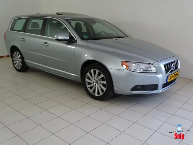 Volvo V70 1.6 T4 Limited Edition 2012 Benzine 23