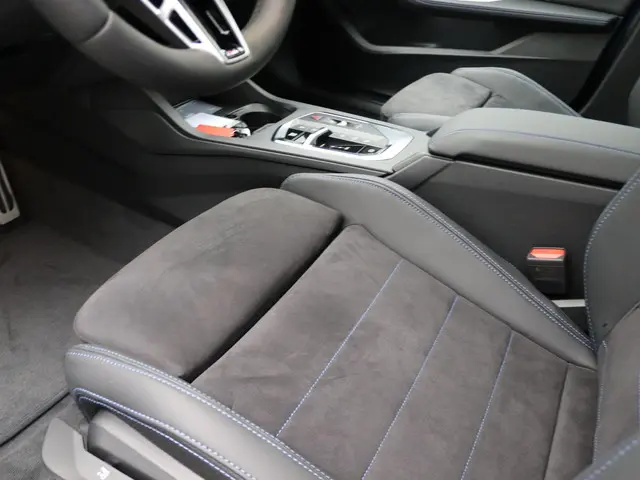 BMW 1 Serie 120 2025 Benzine 11