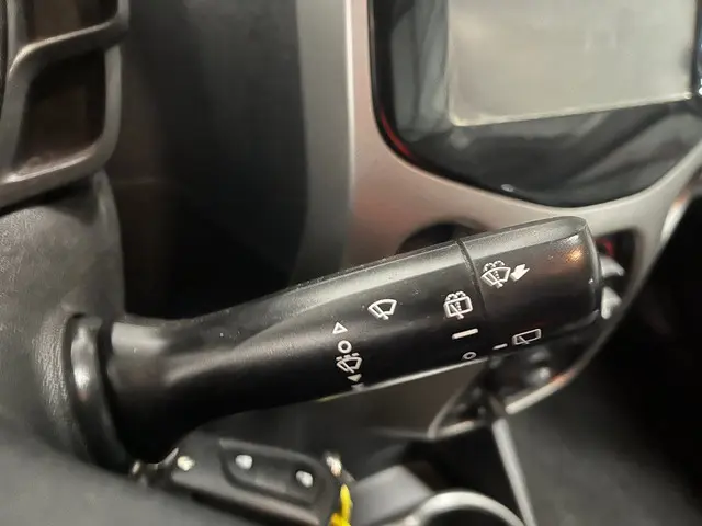 Toyota Aygo 1.0 VVT-i x-play - Schade 2015 Benzine 21