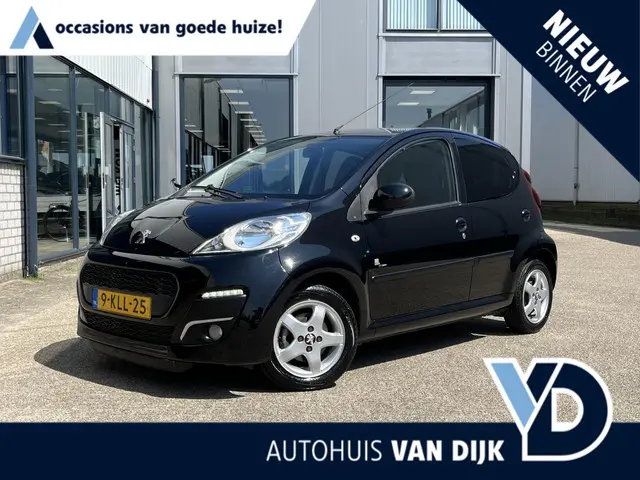 Peugeot 107 1.0 Black & Silver 2013 Benzine