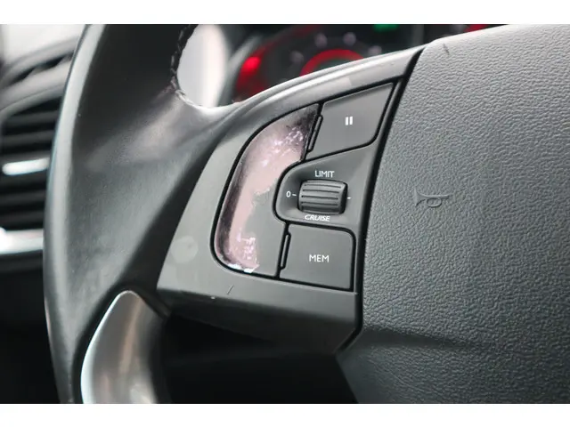 DS DS 5 1.6 THP Business Executive 2016 Benzine 23
