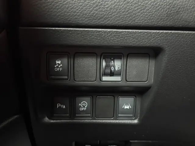 Nissan QASHQAI 1.2 Acenta 2014 Benzine 32